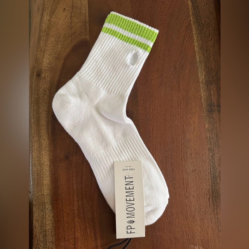 NWT FP Movement Flash Quarter Crew Socks